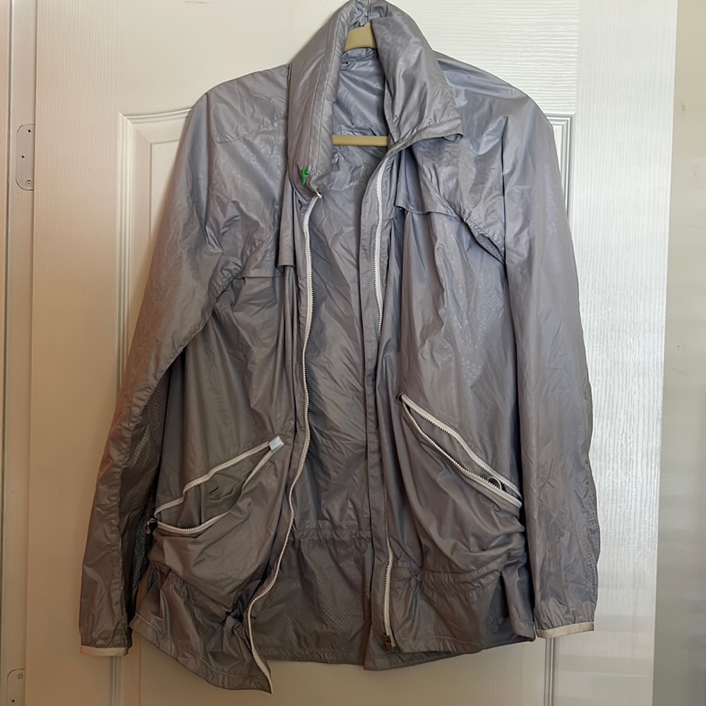 Lululemon reflective lightweight gray rain jacket. Size 12